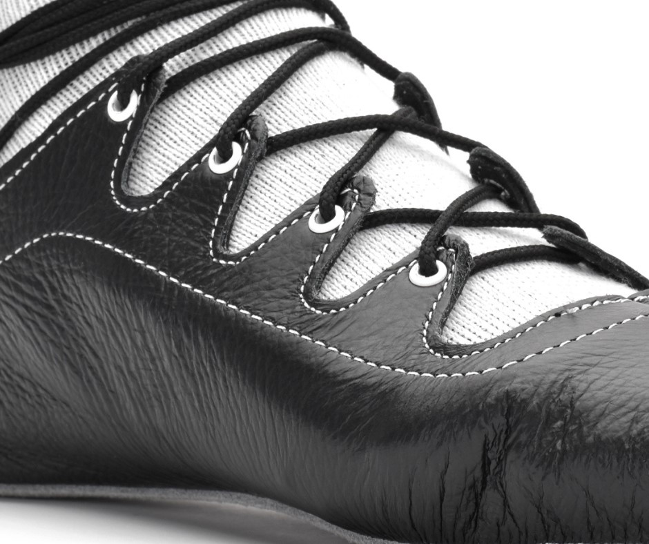 Scottish highland dance pump showing four fingers 